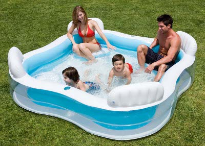 Как выбрать бассейн для всей семьи